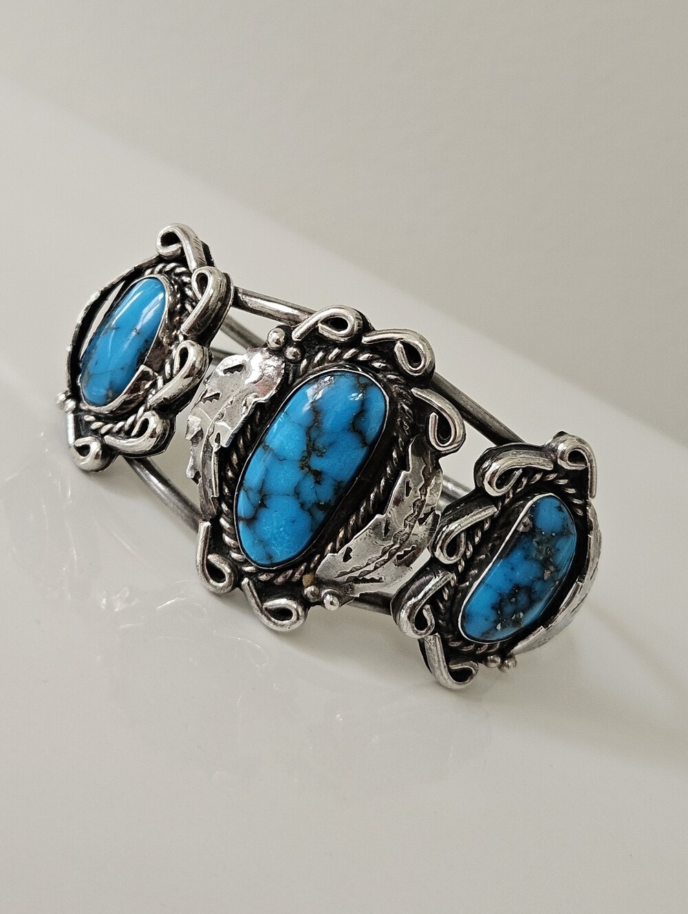 Vintage Navajo Old Pawn 3-Stone Turquoise Sterling Silver Leaf Cuff Bracelet